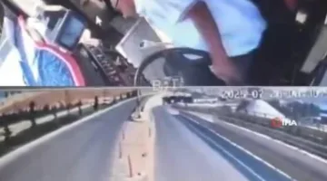 راكب يتدخل لإنقاذ حافلة بعد وفاة السائق