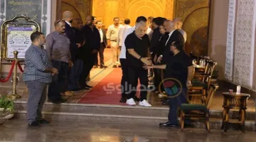 رامز جلال وأشرف زكي… حضور متميز لنجوم الفن في عزاء سيد صادق بمسجد الشرطة