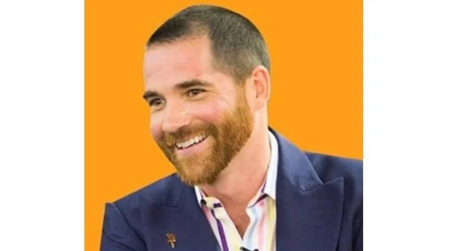 رجل أعمال بريطاني: الضرائب في دبي قريبة من الصفر.. ما السبب وراء بقائنا في المملكة المتحدة؟ رجل أعمال بريطاني: الضرائب في دبي قريبة من الصفر.. ما السبب وراء بقائنا في المملكة المتحدة؟