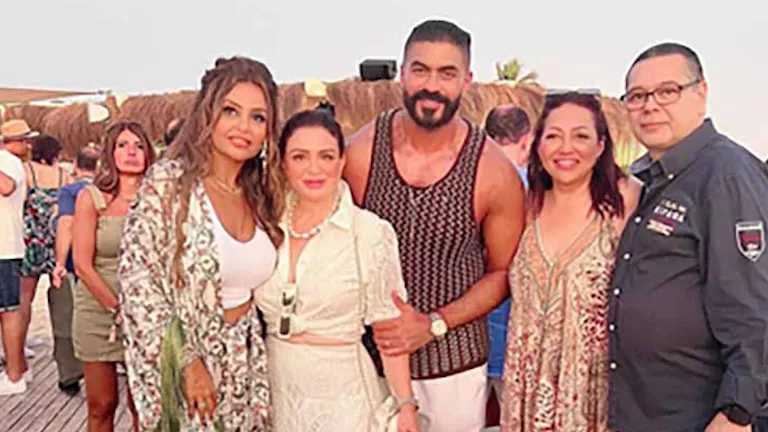 ردود فعل الجمهور على صور إلهام شاهين في الساحل: خست و شبه سوزي الأردنية ردود فعل الجمهور على صور إلهام شاهين في الساحل: خست و شبه سوزي الأردنية