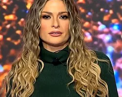 رسالة رمزية عن فلسطين: باميلا الكيك تجذب الأنظار في مهرجان BIAF 2025
