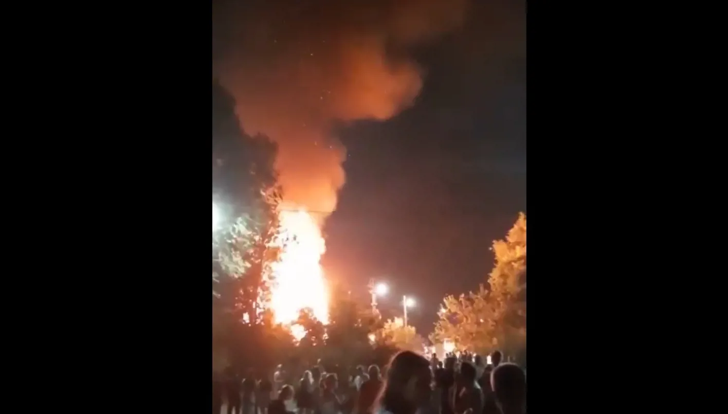 روسيا: هجوم بطائرات مسيّرة أوكرانية يسبب إصابة امرأة واندلاع حرائق في المنازل روسيا: هجوم بطائرات مسيّرة أوكرانية يسبب إصابة امرأة واندلاع حرائق في المنازل