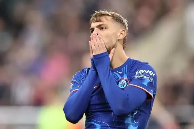رومانو: إيفرتون يطرح عرضًا رسميًا للتعاقد مع لاعب تشيلسي البارز.