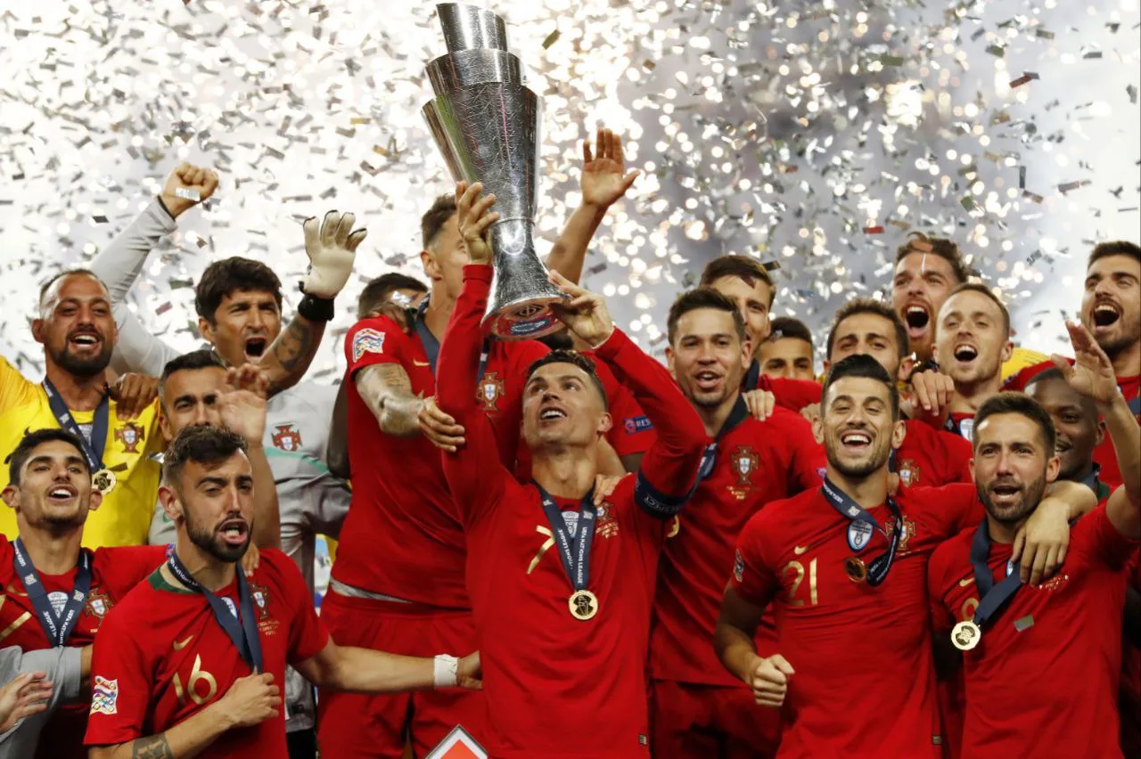 رونالدو يسعى لإقناع برونو فيرنانديز بالانتقال إلى النصر رونالدو يسعى لإقناع برونو فيرنانديز بالانتقال إلى النصر