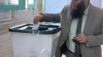 زعيم حزب النور يُمارس حقه الانتخابي في انتخابات الشيوخ بمدينة كفر الشيخ، مسقط رأسه