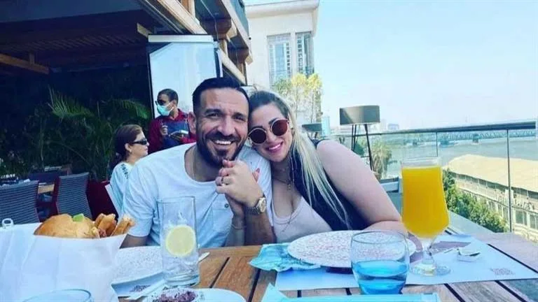 زوجة على معلول تعبر عن رأيها بشأن عودته إلى الصفاقسي زوجة على معلول تعبر عن رأيها بشأن عودته إلى الصفاقسي