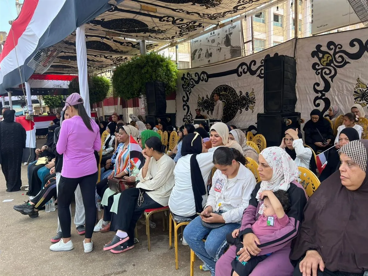 زيادة كبيرة في المشاركة في لجان الاقتراع بالدقهلية خلال اليوم الثاني من انتخابات مجلس الشيوخ 2025 زيادة كبيرة في المشاركة في لجان الاقتراع بالدقهلية خلال اليوم الثاني من انتخابات مجلس الشيوخ 2025