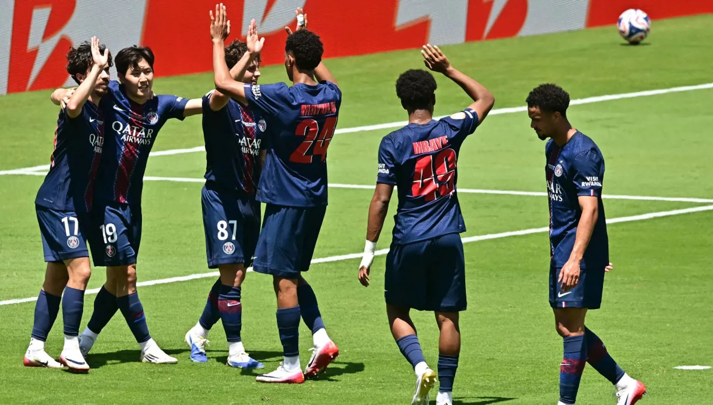 سان جيرمان ينجز صفقة التعاقد مع لاعب من ليل سان جيرمان ينجز صفقة التعاقد مع لاعب من ليل