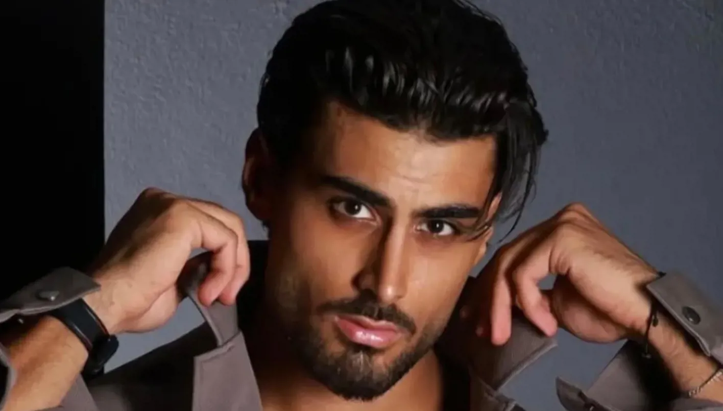 سعد الدين حنينة يُ crowned ملك جمال لبنان 2025 في احتفال رائع أعاد تصور جاذبية الرجال. سعد الدين حنينة يُ crowned ملك جمال لبنان 2025 في احتفال رائع أعاد تصور جاذبية الرجال.