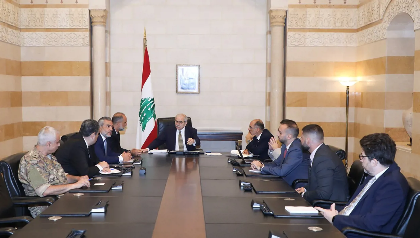 سلام يترأس اجتماع اللجنة المسؤولة عن التفاوض مع قبرص لمناقشة اتفاقية تحديد الحدود البحرية. سلام يترأس اجتماع اللجنة المسؤولة عن التفاوض مع قبرص لمناقشة اتفاقية تحديد الحدود البحرية.