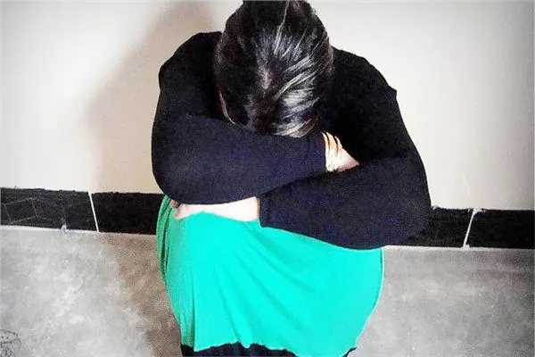 سهرة مثيرة وصور فاضحة.. مالك مطعم يهدد امرأة في الأربعينيات في الجيزة سهرة مثيرة وصور فاضحة.. مالك مطعم يهدد امرأة في الأربعينيات في الجيزة