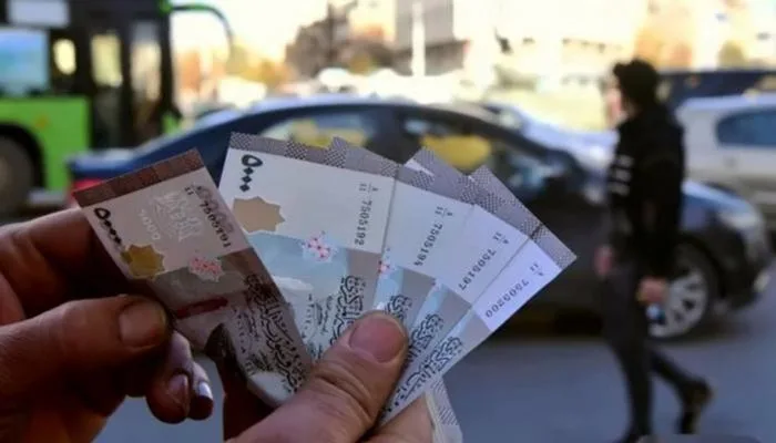 سوريا تدرس إلغاء صفرين من الليرة الجديدة: تاريخ التنفيذ والتوقعات لسعر الصرف