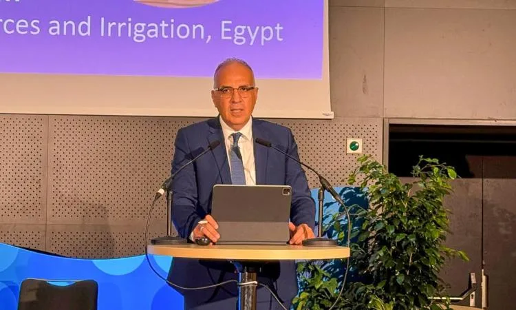 سويلم يبرز الحاجة الملحة لتعزيز الاستثمارات في قطاع المياه والصرف الصحي من أجل حماية المجتمع. سويلم يبرز الحاجة الملحة لتعزيز الاستثمارات في قطاع المياه والصرف الصحي من أجل حماية المجتمع.