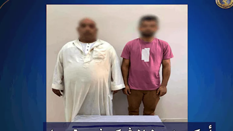 شاب في الفيوم يُسحل بعد شجار مروري باستخدام قطعة حديد