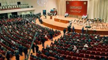 شجار بالأيدي ورمي بالأحذية في البرلمان العراقي يثير انتقادات (فيديو)