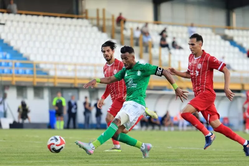 شجار بالأيدي وسط مراقبة البدري وكهربا.. الأهلي يتفوق على الاتحاد في ديربي طرابلس (صور) شجار بالأيدي وسط مراقبة البدري وكهربا.. الأهلي يتفوق على الاتحاد في ديربي طرابلس (صور)