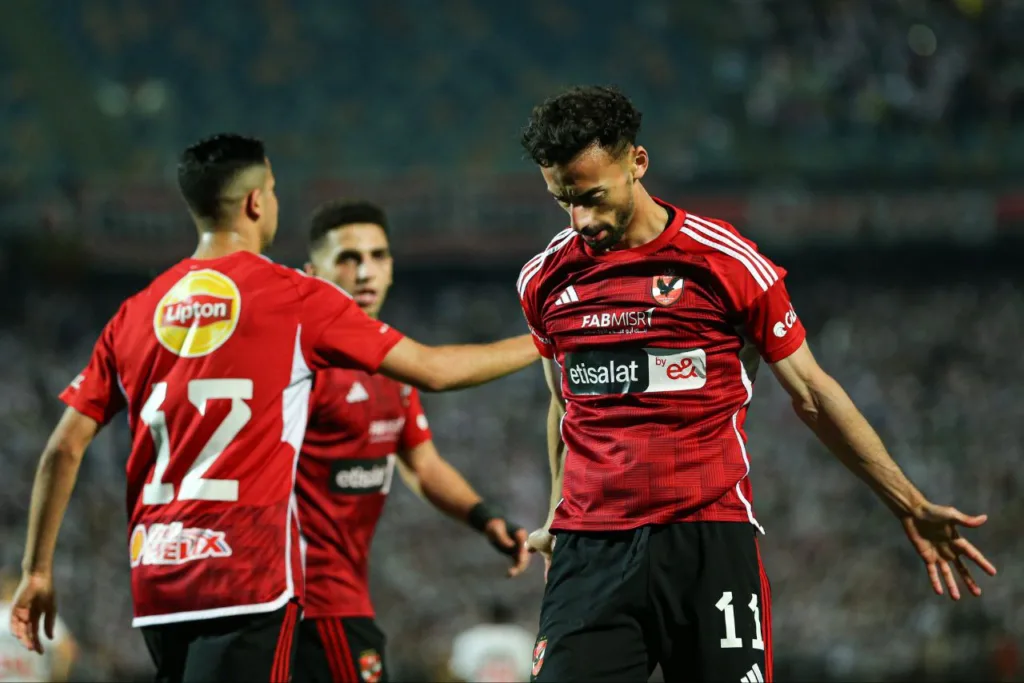 شوبير يوضح تفاصيل تجميد لاعب الأهلي شوبير يوضح تفاصيل تجميد لاعب الأهلي