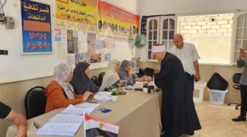 شوقي علام يقوم بالتصويت في انتخابات مجلس الشيوخ ويشدد على أهمية المشاركة كواجب وطني
