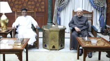 شيخ الأزهر يلتقي برئيس جامعة الملك فيصل في تشاد لمناقشة تعزيز دعم الأزهر للشعب التشادي