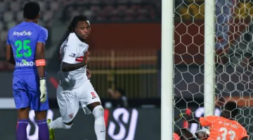 شيكو بانزا يتوج بجائزة أفضل لاعب في مواجهة الزمالك وفاركو