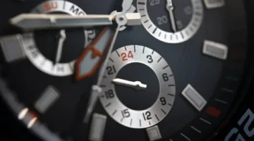 صدمة الرسوم الجمركية الأمريكية تؤثر على صناعة الساعات السويسرية