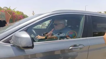 صور: أشرف زكي في جنازة الفنان سيد صادق بالشيخ زايد