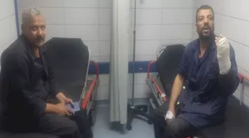 صور: إصابة عمال في ورش أبو راضي ونقلهما إلى المركز الطبي