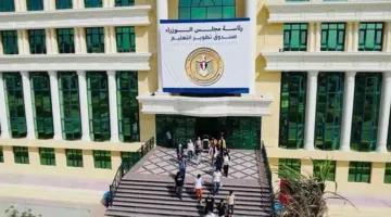 صور: تجربة الروبوتات الأولى في توجيه الطلاب خلال اختبارات المعهد الكوزن المصري