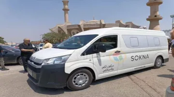 صور: وصول سيارة نقل جثمان الفنان سيد صادق إلى مسجد الشرطة