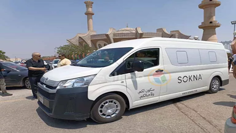 صور: وصول سيارة نقل جثمان الفنان سيد صادق إلى مسجد الشرطة صور: وصول سيارة نقل جثمان الفنان سيد صادق إلى مسجد الشرطة