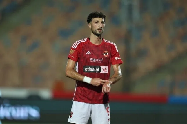 ضاحكاً ومتفاجئاً.. وسام أبو علي يكشف عن تفاصيل انتقاله إلى بيراميدز ويصدم الأهلي ضاحكاً ومتفاجئاً.. وسام أبو علي يكشف عن تفاصيل انتقاله إلى بيراميدز ويصدم الأهلي