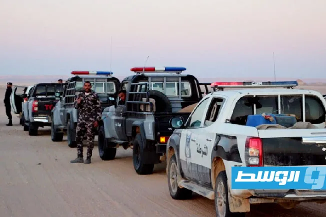 ضبط قنابل وصواريخ أثناء مداهمة مصنع في الجفرة (فيديو)