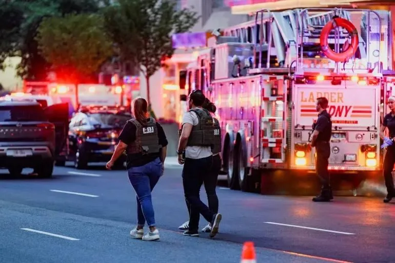 ضحايا وجرحى نتيجة إطلاق نار في حي يهودي بنيويورك (فيديو) ضحايا وجرحى نتيجة إطلاق نار في حي يهودي بنيويورك (فيديو)