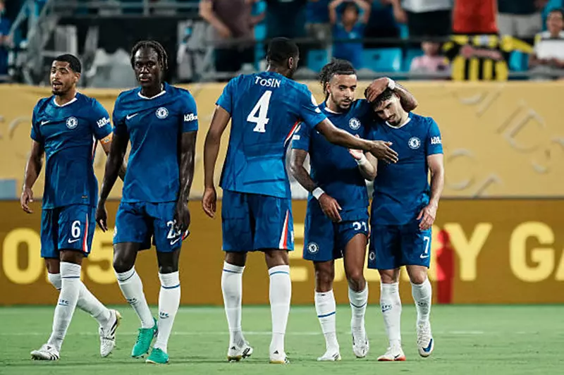 ضم لاعبًا واقترب من آخر: بيرنلي يستعين بتشيلسي في سوق الانتقالات ضم لاعبًا واقترب من آخر: بيرنلي يستعين بتشيلسي في سوق الانتقالات