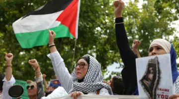 طالبة فلسطينية تواجه تهمة معاداة السامية تترك فرنسا متوجهة إلى قطر