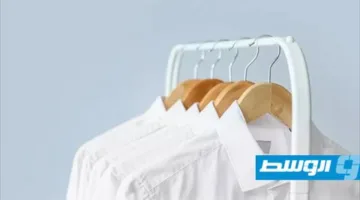 طريقة فعّالة من المنزل لإزالة البقع الصفراء من الملابس البيضاء