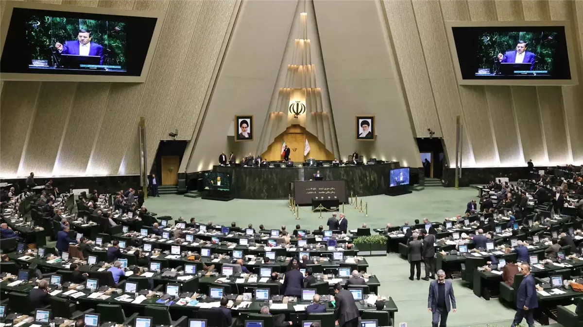 طهران تستجيب لـ “آلية الزناد”.. بداية خطوات الانسحاب الإيراني من اتفاقية حظر انتشار الأسلحة النووية طهران تستجيب لـ “آلية الزناد”.. بداية خطوات الانسحاب الإيراني من اتفاقية حظر انتشار الأسلحة النووية