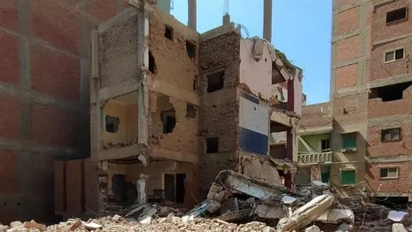 عاجل.. انهيار مبنى قديم في الجمالية والبحث جارٍ عن المفقودين عاجل.. انهيار مبنى قديم في الجمالية والبحث جارٍ عن المفقودين