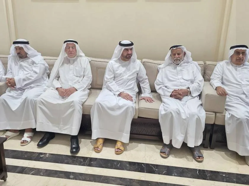 عبدالله بن سالم يقدّم تعازيه في وفاة سلطان بوشبص عبدالله بن سالم يقدّم تعازيه في وفاة سلطان بوشبص