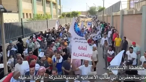 عروس البحر المتوسط تشهد طوابير حاشدة أمام مراكز انتخابات الشيوخ قبل إغلاق اللجان.. فيديو عروس البحر المتوسط تشهد طوابير حاشدة أمام مراكز انتخابات الشيوخ قبل إغلاق اللجان.. فيديو