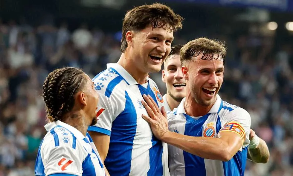 على الرغم من تسديدة ألفاريز المذهلة.. إسبانيول يفاجئ أتلتيكو مدريد وبلباو يوقف مساعي إشبيلية للعودة على الرغم من تسديدة ألفاريز المذهلة.. إسبانيول يفاجئ أتلتيكو مدريد وبلباو يوقف مساعي إشبيلية للعودة