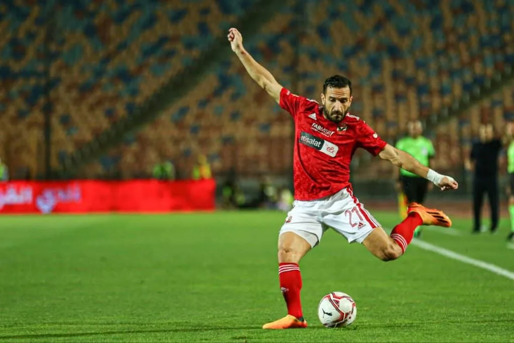 علي معلول يقدم كلمة لجماهير الأهلي علي معلول يقدم كلمة لجماهير الأهلي