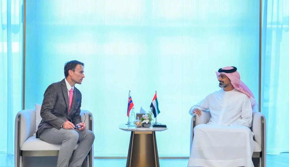 عمار بن حميد يلتقي بسفير سلوفاكيا لبحث سبل تعزيز التعاون