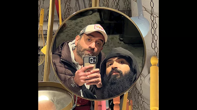 عمرو سلامة يؤيد محمد عبدالعاطي: “نسأل الله أن يجعلك تعود إلى أحبابك بسلام”