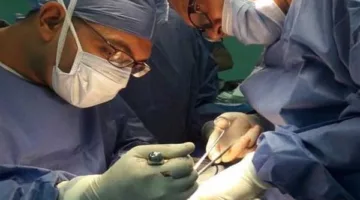 عملية دقيقة” تُنقذ حياة امرأة إثر انفجار جدار البطن في مستشفى “زايد التخصصي