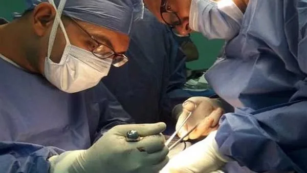 عملية دقيقة” تُنقذ حياة امرأة إثر انفجار جدار البطن في مستشفى “زايد التخصصي