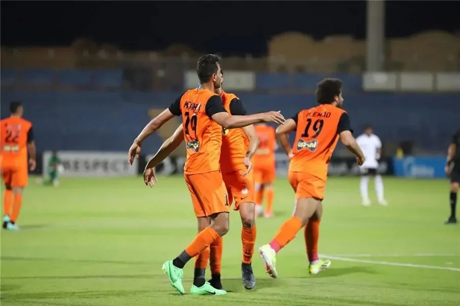 فاركو يتخلص من عقوبة الفيفا ويواجه سوقاً خالياً من اللاعبين فاركو يتخلص من عقوبة الفيفا ويواجه سوقاً خالياً من اللاعبين