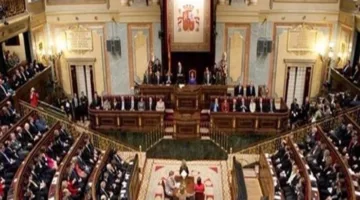 فضيحة ت震 البرلمان الإسباني تستدعي استقالات النواب إثر تلاعب بشهادات مزورة