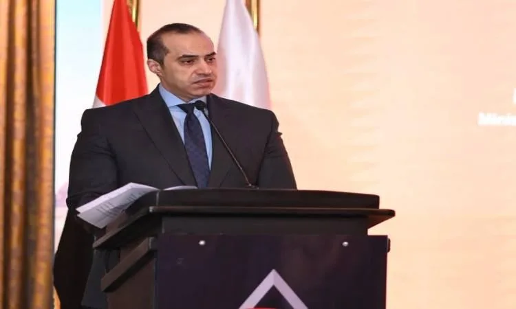 فوزي: الحكومة لن تسمح بترك أي فرد دون مسكن.