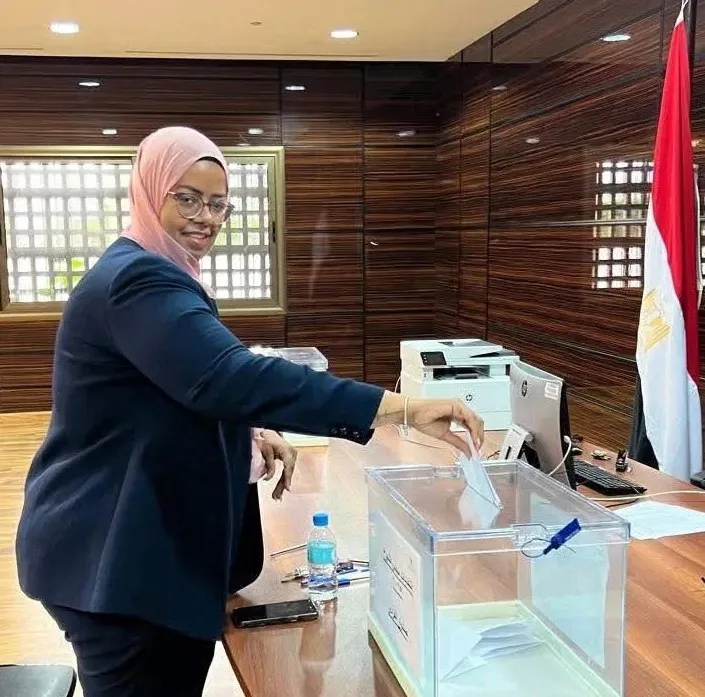 في أجواء هادئة، المصريون يتوجهون للإدلاء بأصواتهم في انتخابات مجلس الشيوخ بغينيا الاستوائية.